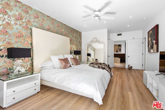 718 N Croft Avenue 103, Los Angeles, CA 90069