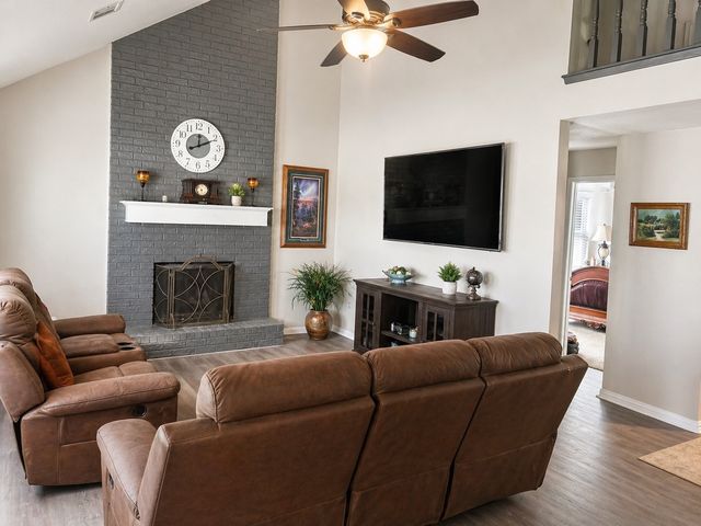 104 Cedar Creek Drive, Groesbeck, TX 76642