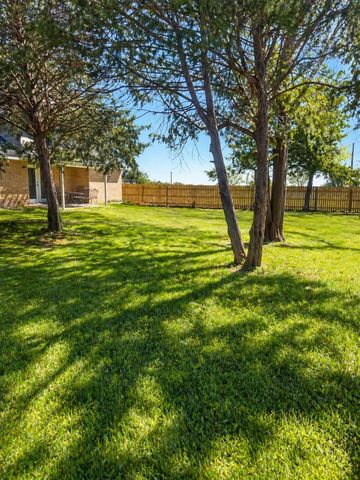 104 Cedar Creek Drive, Groesbeck, TX 76642