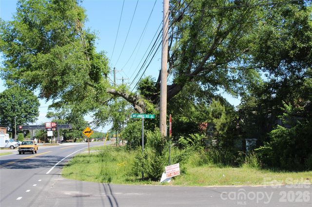 617 US 221 Highway, Rutherfordton, NC 28139