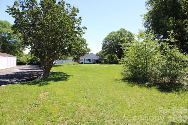 617 US 221 Highway, Rutherfordton, NC 28139