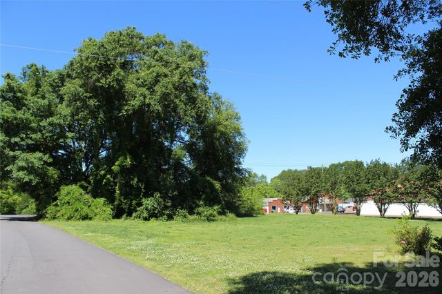 617 US 221 Highway, Rutherfordton, NC 28139