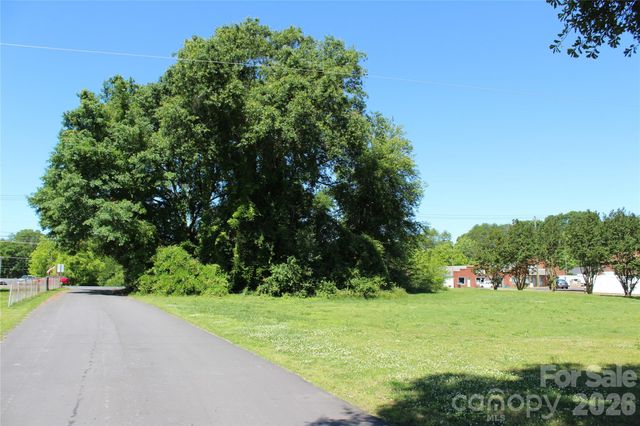 617 US 221 Highway, Rutherfordton, NC 28139