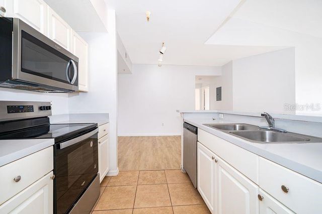 5548 METROWEST BOULEVARD 306, Orlando, FL 32811