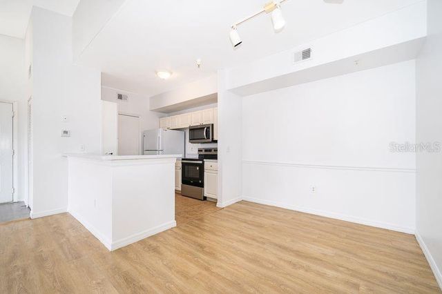 5548 METROWEST BOULEVARD 306, Orlando, FL 32811