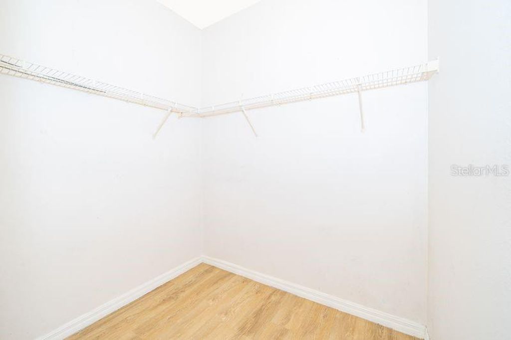 Image 17 of property listing at 5548 METROWEST BOULEVARD 306, Orlando, FL 32811