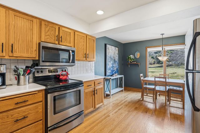 629 Maple Park Drive, Mendota Heights, MN 55118