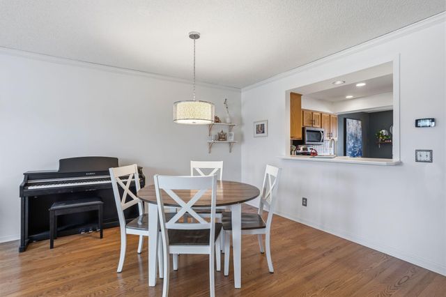 629 Maple Park Drive, Mendota Heights, MN 55118