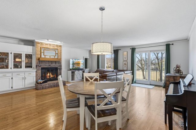 629 Maple Park Drive, Mendota Heights, MN 55118