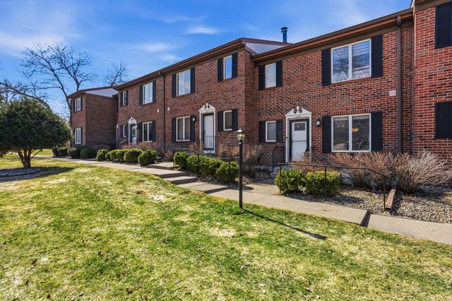 629 Maple Park Drive, Mendota Heights, MN 55118