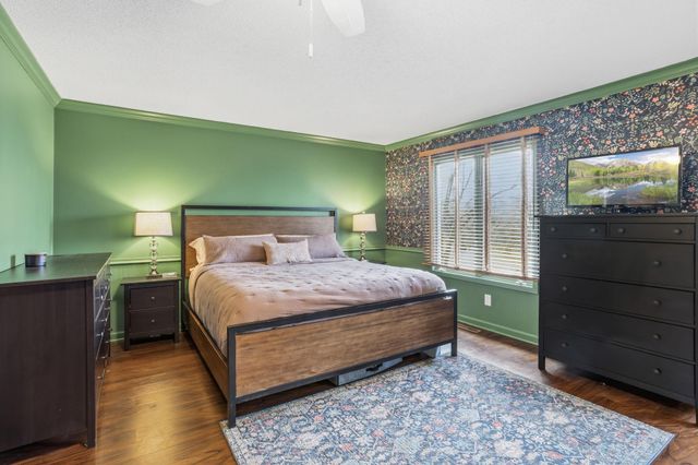 629 Maple Park Drive, Mendota Heights, MN 55118