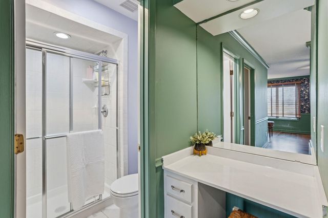 629 Maple Park Drive, Mendota Heights, MN 55118