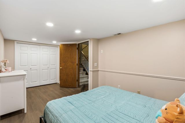 629 Maple Park Drive, Mendota Heights, MN 55118