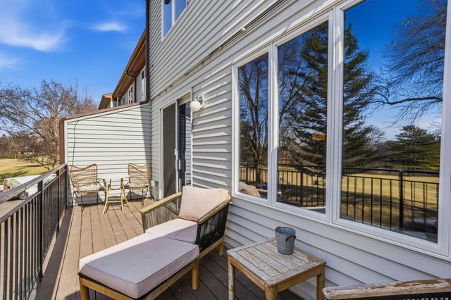 629 Maple Park Drive, Mendota Heights, MN 55118