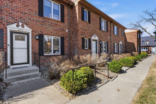 629 Maple Park Drive, Mendota Heights, MN 55118