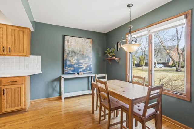 629 Maple Park Drive, Mendota Heights, MN 55118