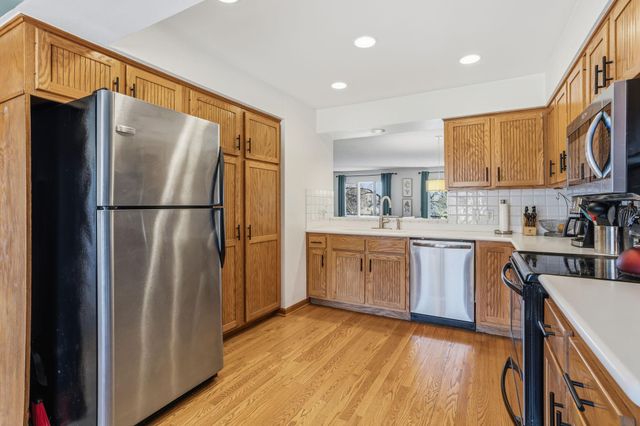 629 Maple Park Drive, Mendota Heights, MN 55118