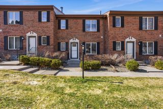 629 Maple Park Drive, Mendota Heights, MN 55118