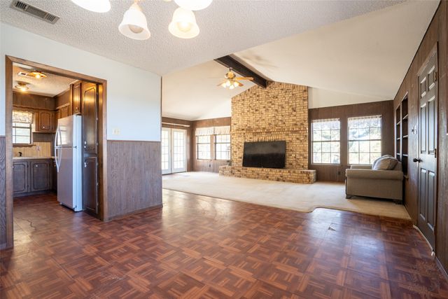 425 Private Road 816, Stephenville, TX 76401