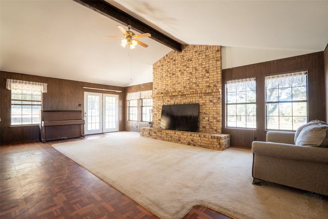 425 Private Road 816, Stephenville, TX 76401