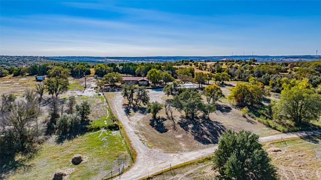 425 Private Road 816, Stephenville, TX 76401