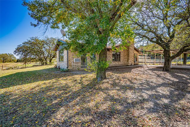 425 Private Road 816, Stephenville, TX 76401