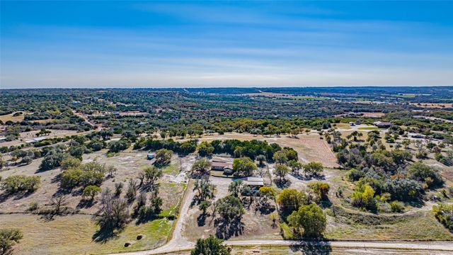 425 Private Road 816, Stephenville, TX 76401