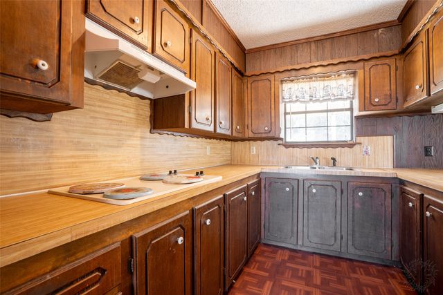 425 Private Road 816, Stephenville, TX 76401