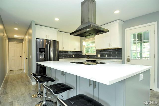 4921 Brockwood Drive, St Louis, MO 63128
