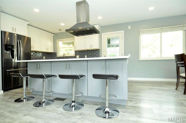 4921 Brockwood Drive, St Louis, MO 63128