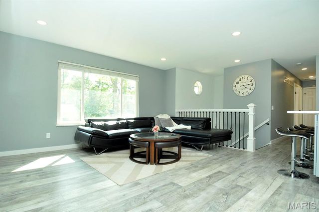 4921 Brockwood Drive, St Louis, MO 63128
