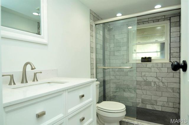 4921 Brockwood Drive, St Louis, MO 63128