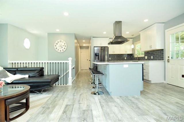 4921 Brockwood Drive, St Louis, MO 63128