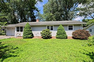 6 Merlin St, Framingham, MA 01701