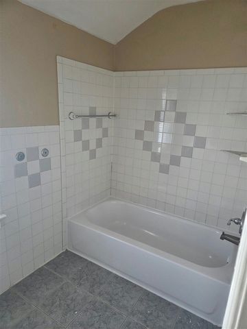 9124 Manor, Detroit, MI 48204