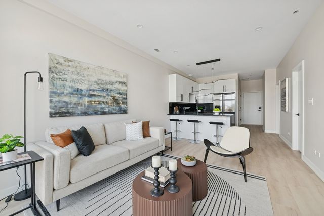 1355 N Western Avenue 2A, Chicago, IL 60622