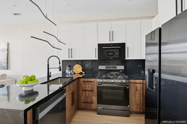 1355 N Western Avenue 2A, Chicago, IL 60622