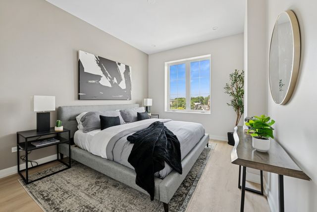 1355 N Western Avenue 2A, Chicago, IL 60622