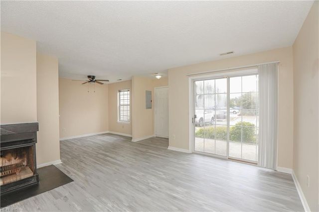377 Lees Mill DR, Newport News, VA 23608
