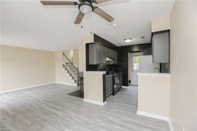 377 Lees Mill DR, Newport News, VA 23608