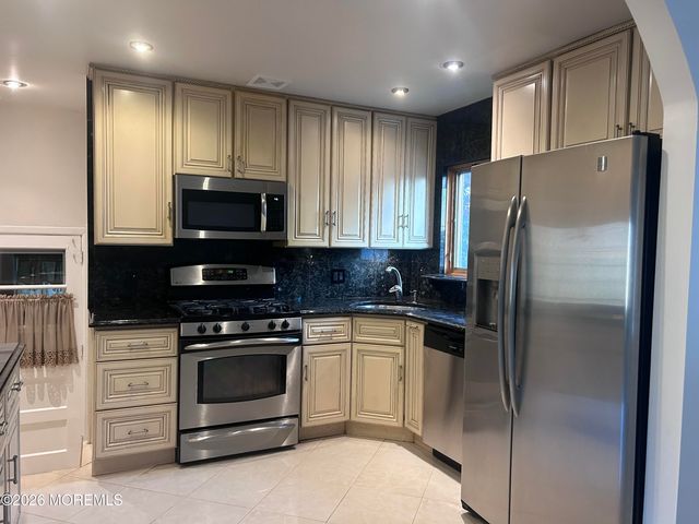 1 Andover Road, Old Bridge, NJ 08857