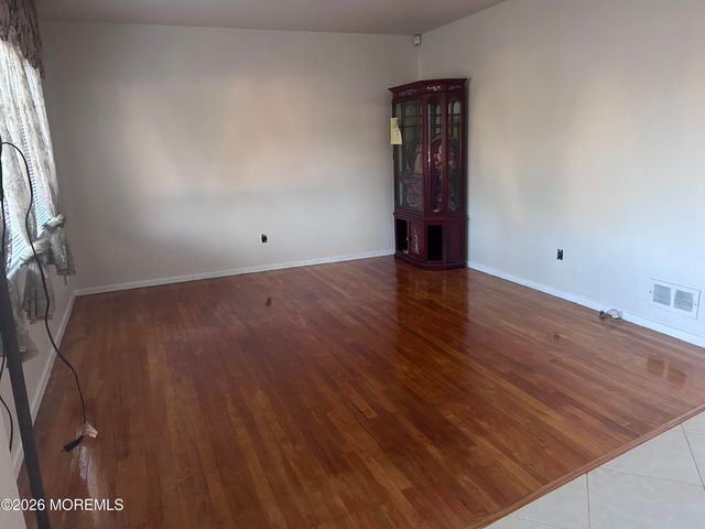 1 Andover Road, Old Bridge, NJ 08857