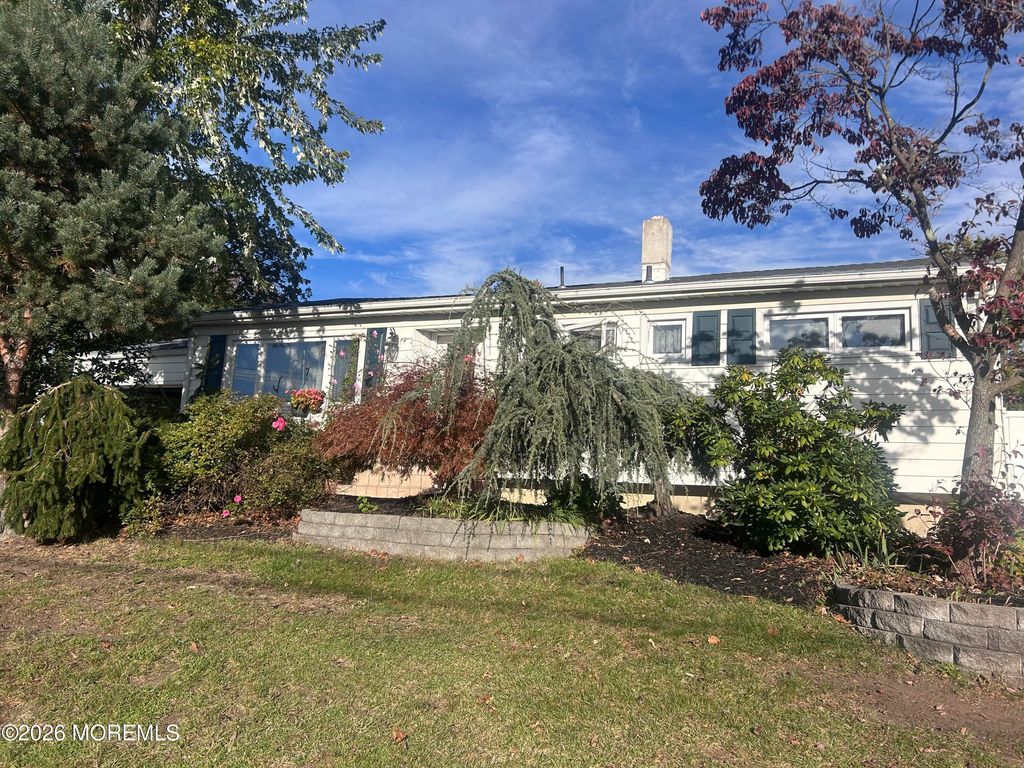 1 Andover Road, Old Bridge, NJ 08857