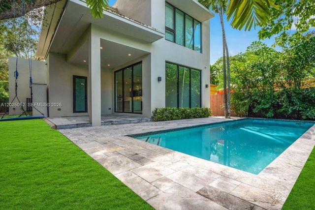 3741 Kumquat Ave, Miami, FL 33133