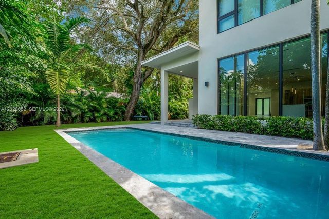 3741 Kumquat Ave, Miami, FL 33133