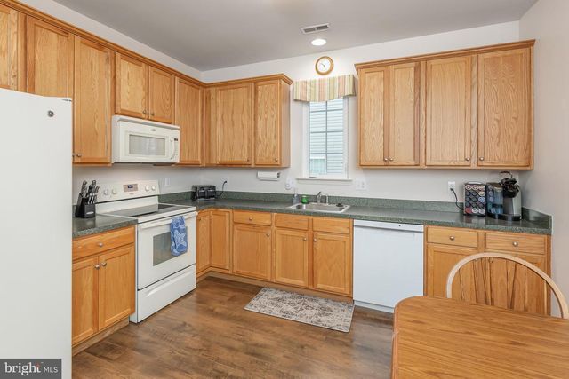 39 MEADOWVIEW DR, Woodstown, NJ 08098