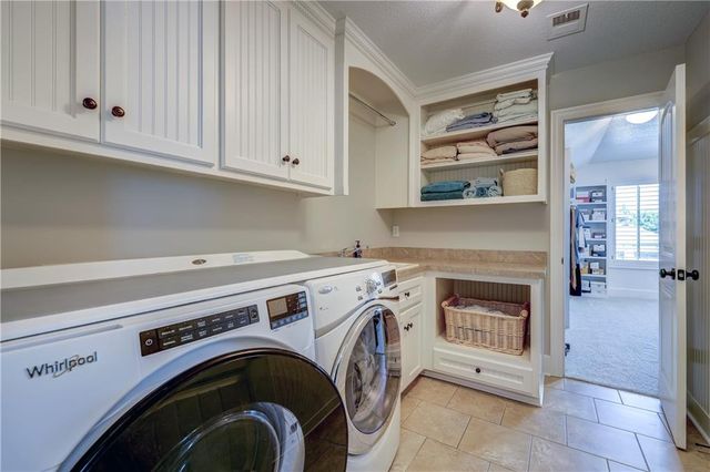11515 W 165th Terrace, Overland Park, KS 66221