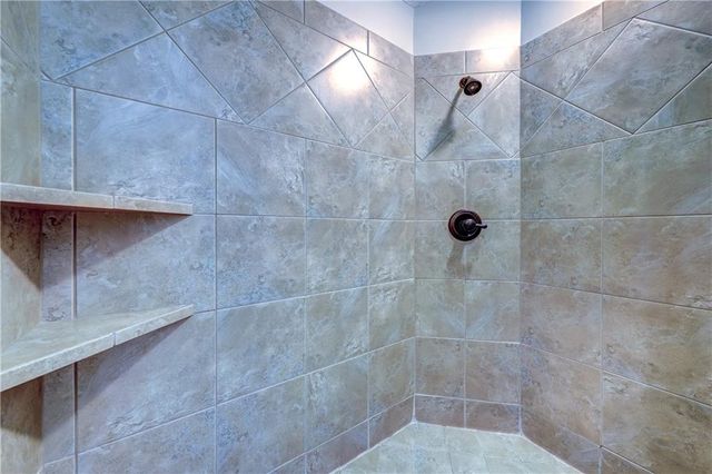 11515 W 165th Terrace, Overland Park, KS 66221