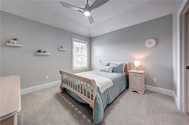 11515 W 165th Terrace, Overland Park, KS 66221