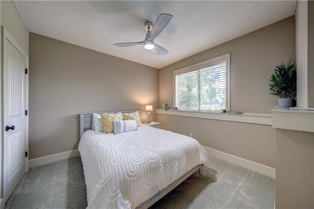11515 W 165th Terrace, Overland Park, KS 66221